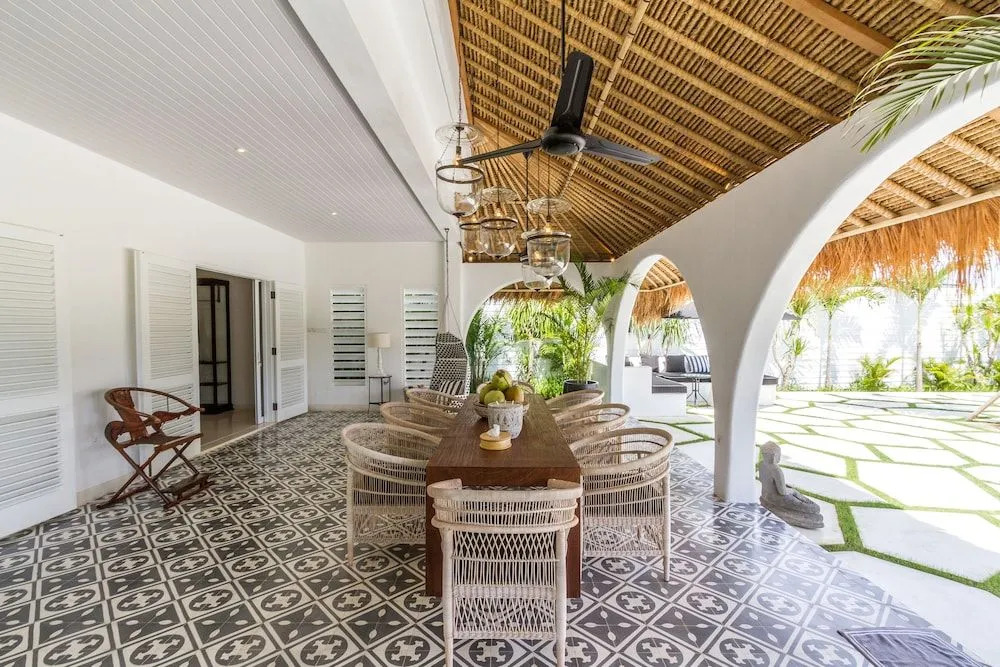 Villa Kusuma - Luxury Sea View 5 Bedroom Villa Close to Savaya