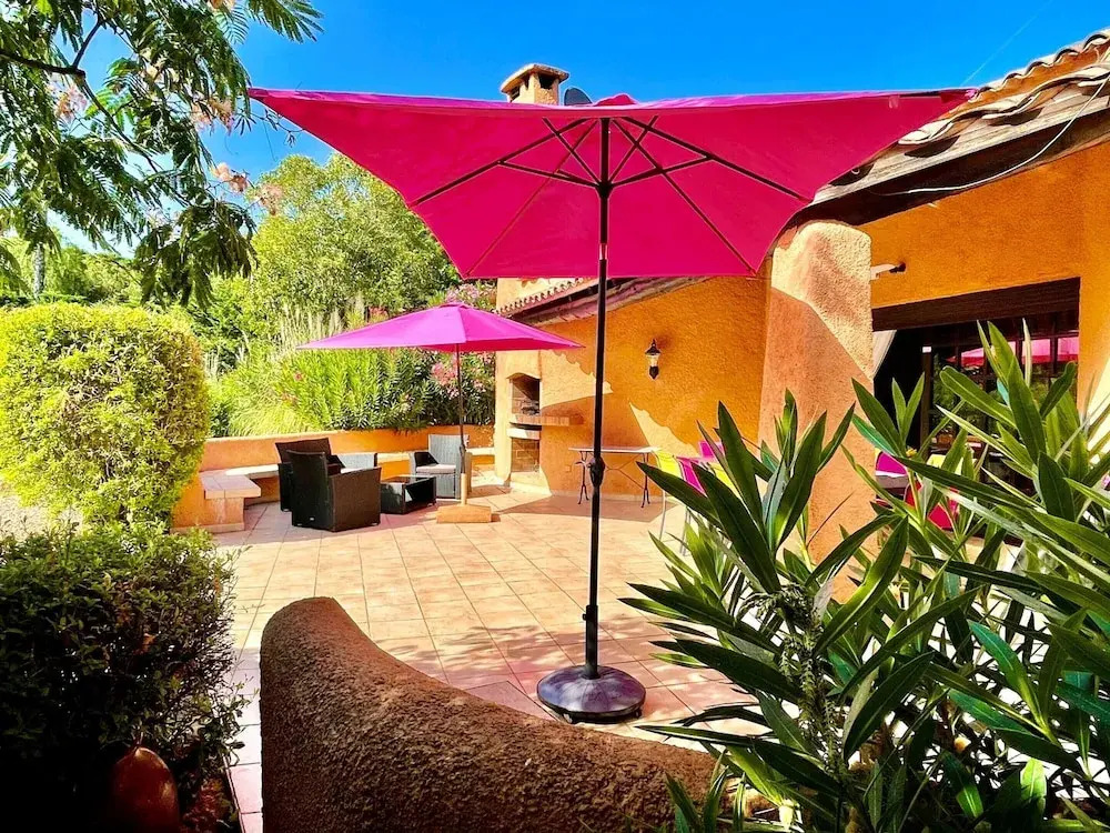 Majestic Villa in Lecci With Garden