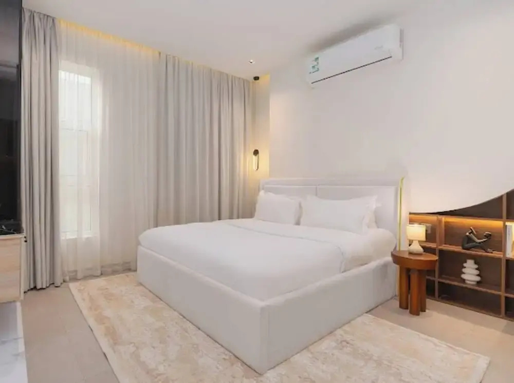 Luxurious 2-br Flat With Relaxation Space lll