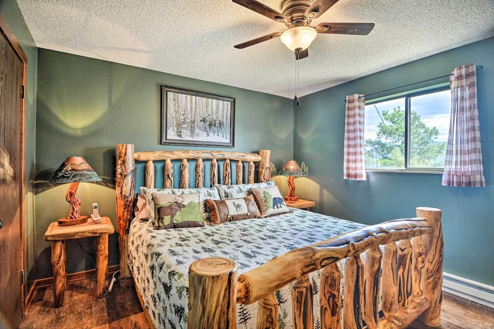 Idyllic Cabin w/ Grill & Panoramic Mtn Views!