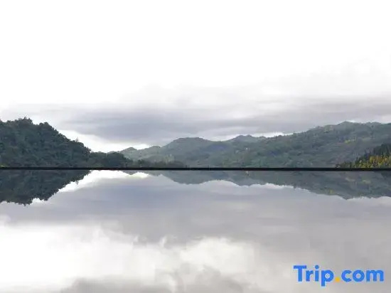 Mount Qingcheng · Moon Close to People Cliff Private Hot Spring Boutique Stay
