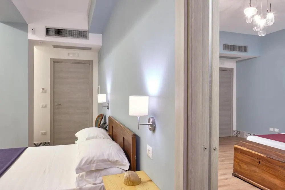 La Via del Porto Charme Rooms