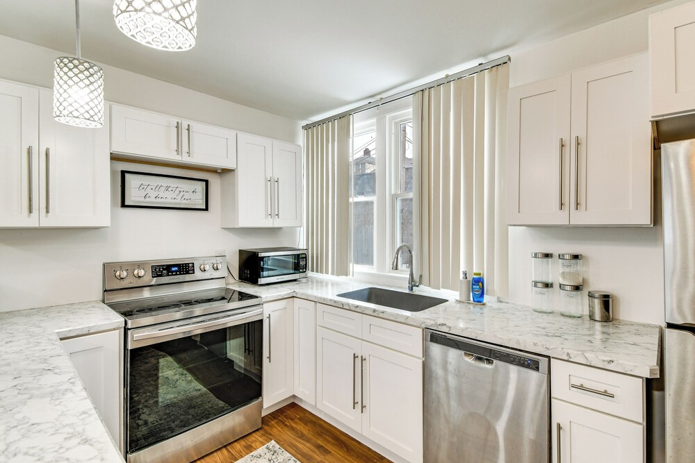 Explore Rochester! Charming Home 1 Mi to Downtown