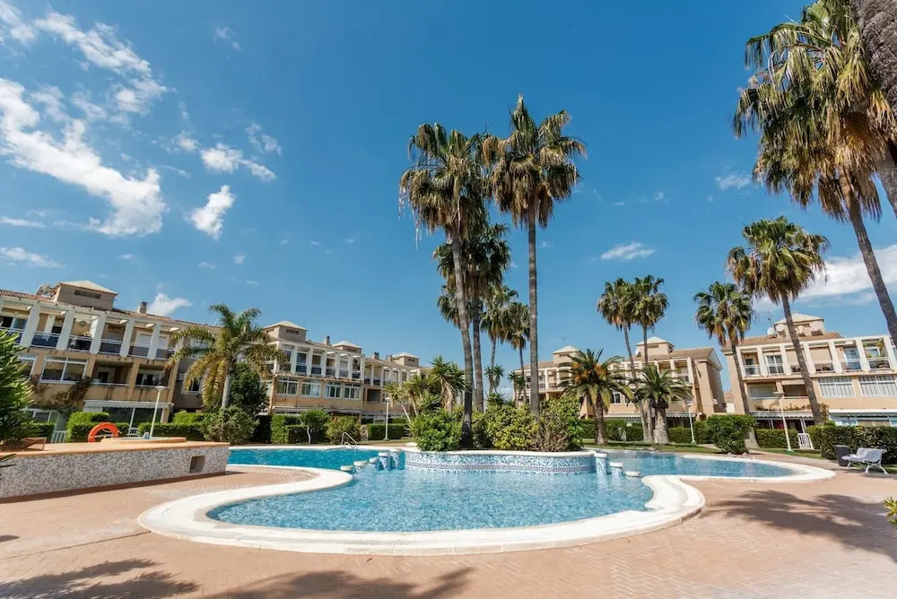 Gorgeous 2-bed Apartment Near the Beach