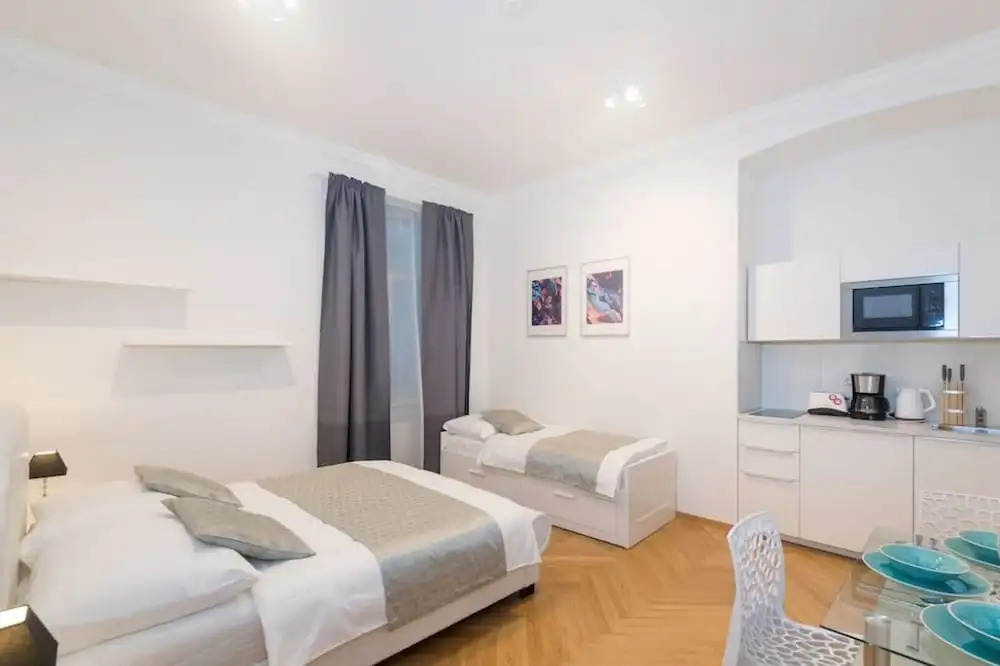 Central Superior Apartments and Suites