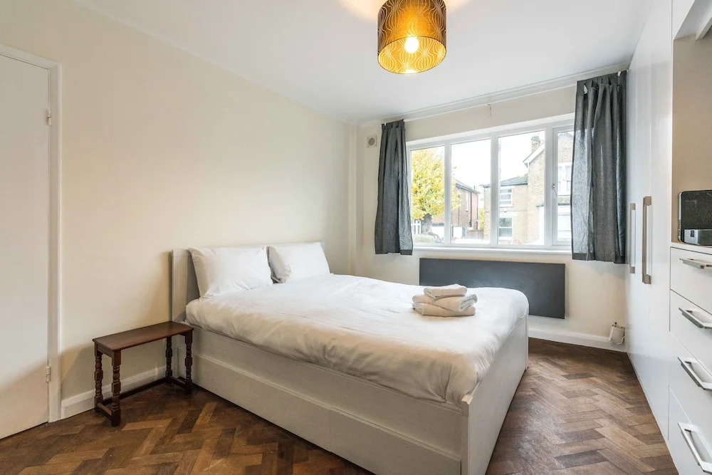 NEW 2BD East London Flat With Garden - Woodford