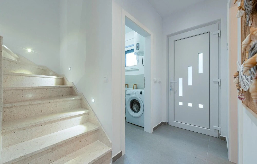 Nice Apartment in Vrsi With Wifi and 3 Bedrooms