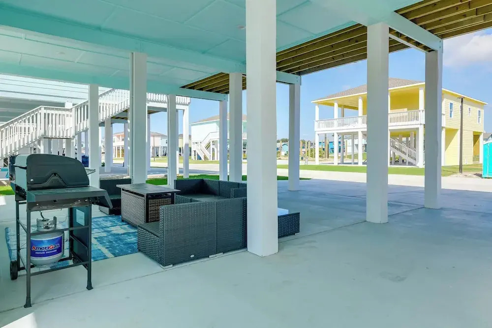 Community Pool Access & Bay View: Rockport Home!