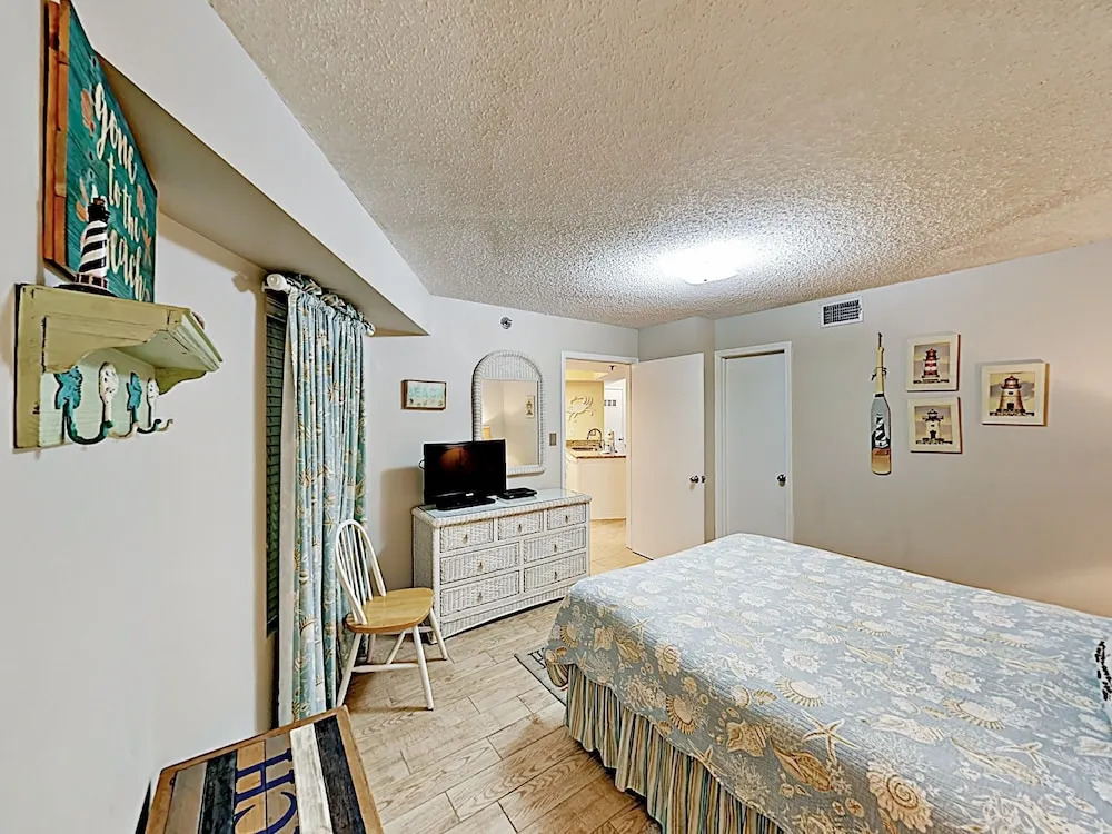 Beachfront With Indoor/outdoor Pool 2 Bedroom Condo