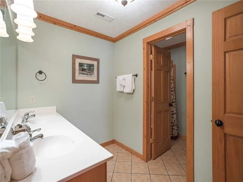 Bear Slide 4 Bedroom Home with Mountain View