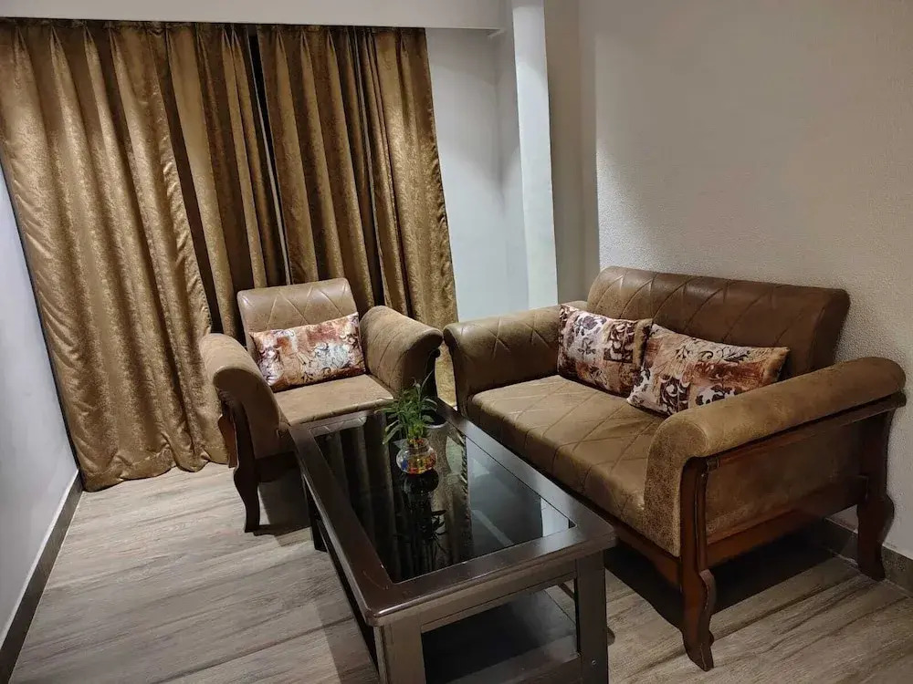 Luxus Inn Hotel