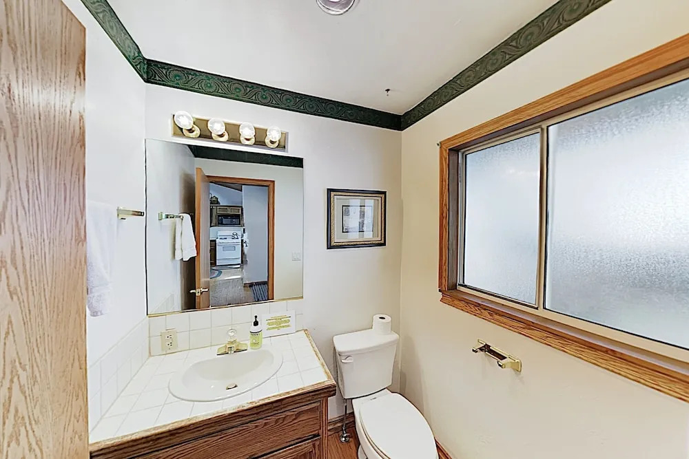 New Listing! Alpine W/ Private Hot Tub 3 Bedroom Home
