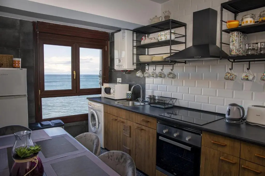 Sea Coast Lekeitio by HomeBilbao
