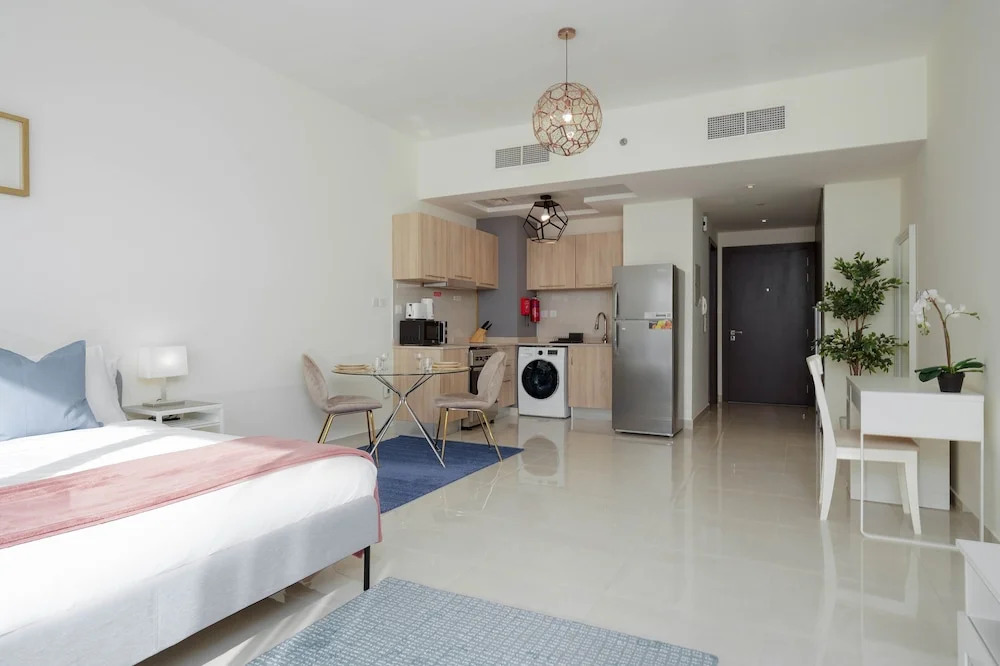Lux BnB I AG Tower I Canal Views