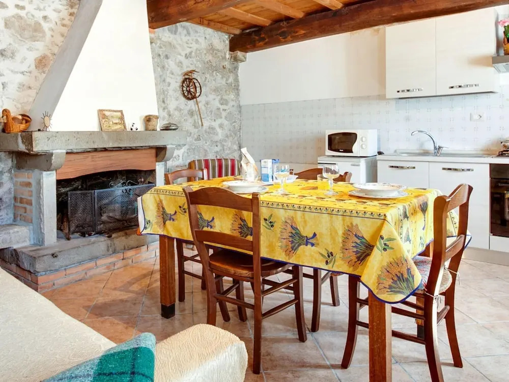 Farmhouse in Italy With Private Terrace