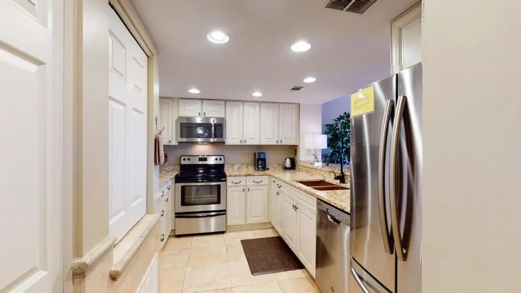 7169 Harbourside II
