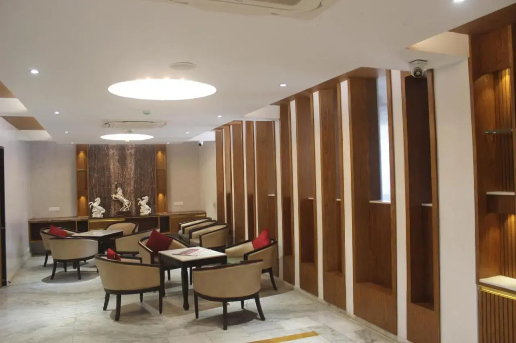Hotel Saratharajans