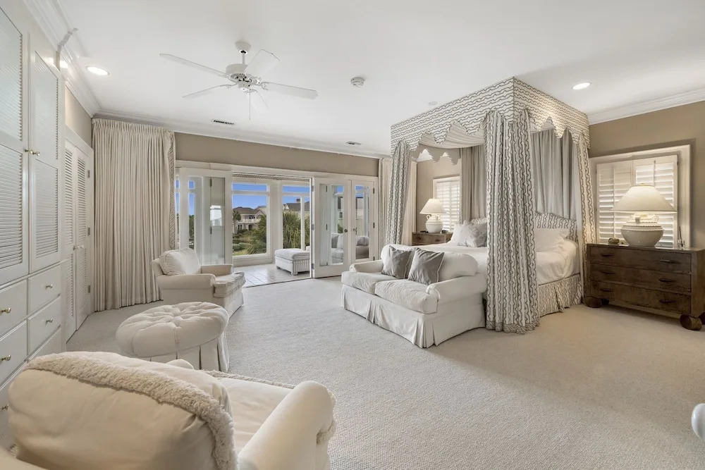 This Villa Offers Stunning Views Of The Ocean And The Calming Sound Of The Waves 4 Bedroom Home by Peace Vacations