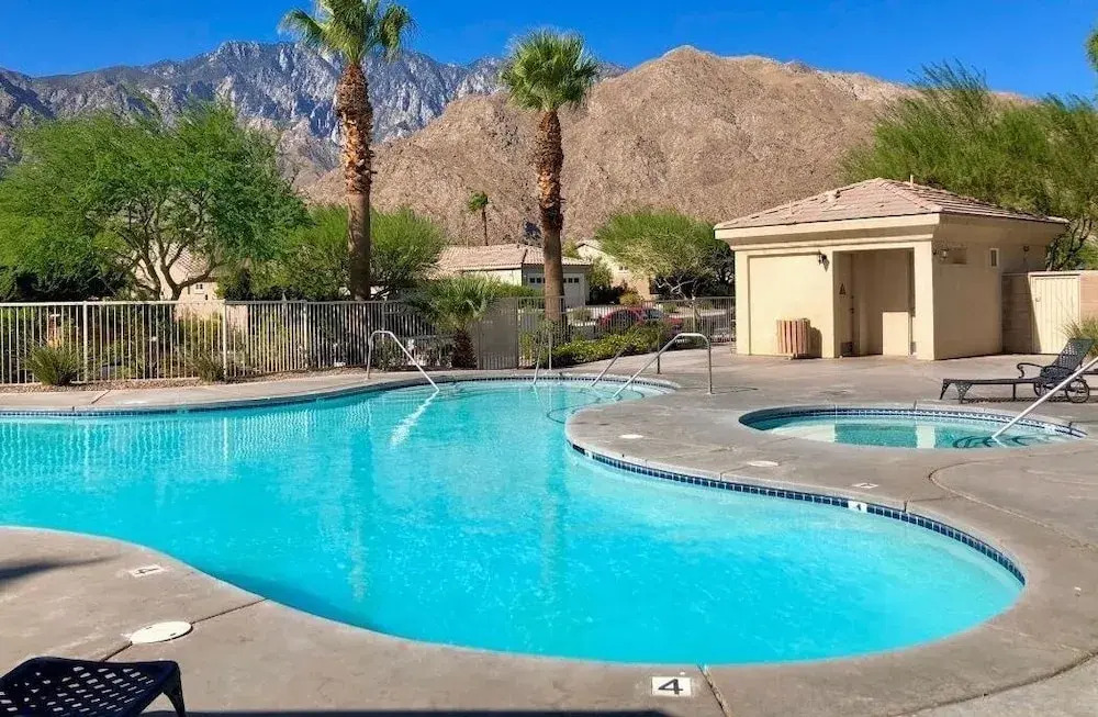 Los Palmas 30 Days Minimum 3 Bedroom Home by RedAwning