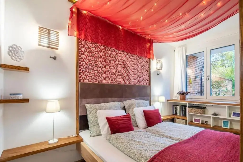 Cozy Apartment with Garden in the Castle District