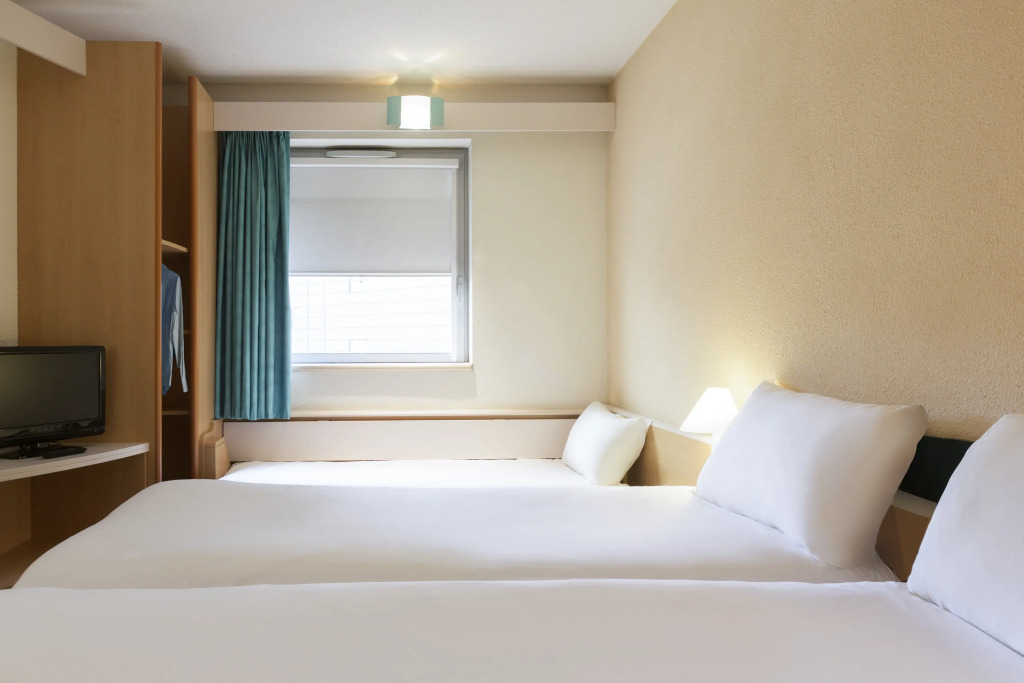 B&B HOTEL Lourdes Centre Gare 3 étoiles