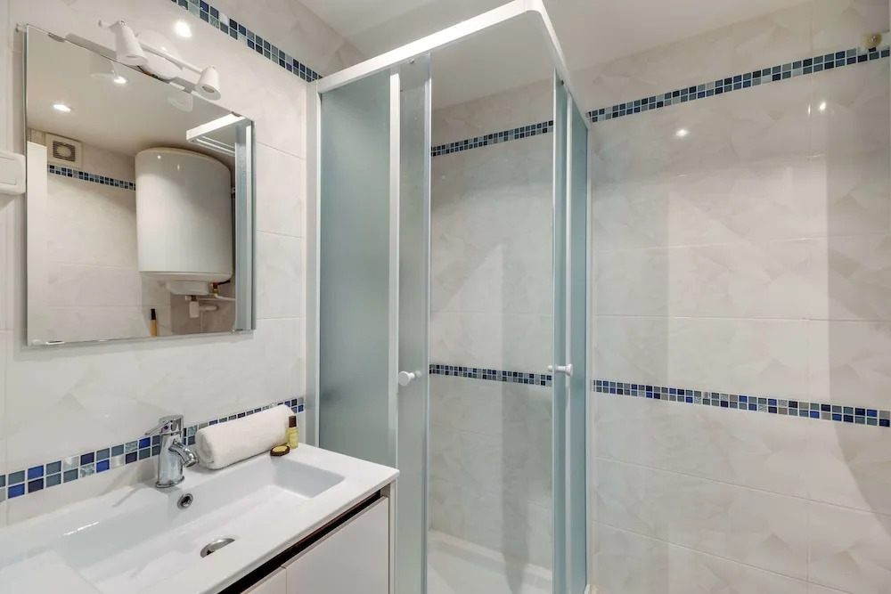 Charming Flat - 6 Mins to Gare Du Nord Metro