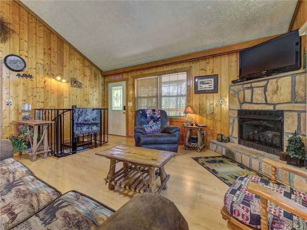 Peanuts Hideaway, 3 Bedrooms, Hot Tub, Fire Pit, Sleeps 10