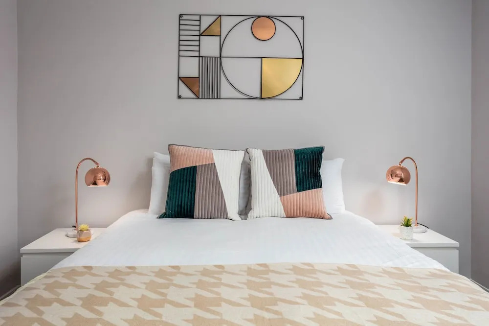 Seafield House - Donnini Apartments