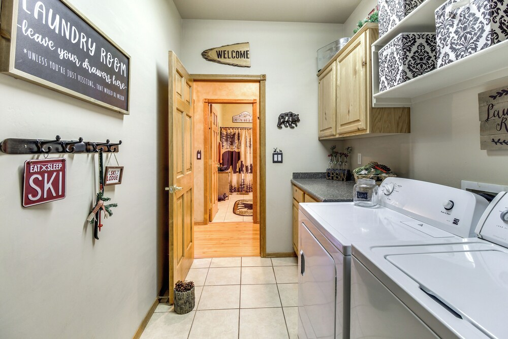 Outdoor Oasis: Family-friendly Cabin in Show Low!