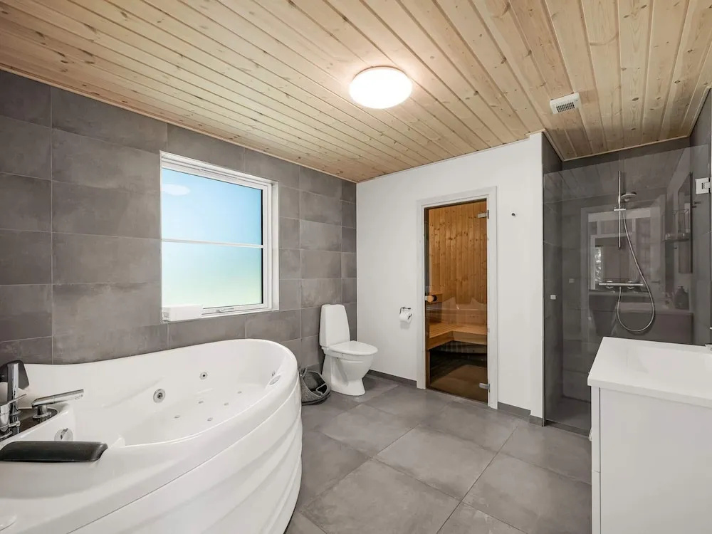 Luxury Beach House in Henne