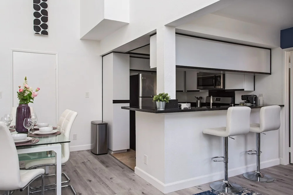 Extravagant Hollywood Cosmo Suites
