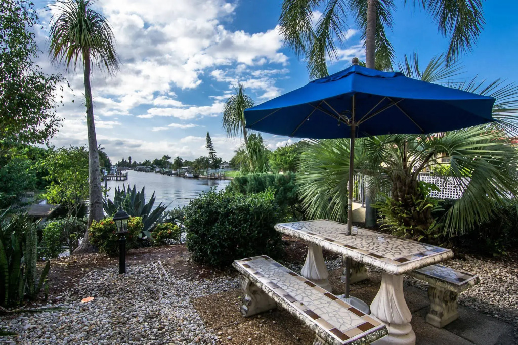 OYO Waterfront Hotel- Cape Coral Fort Myers, FL