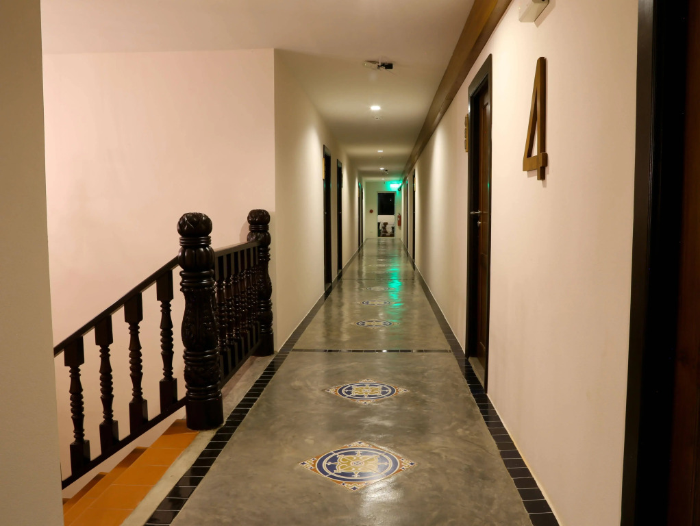 Sabai Hotel and Hostel
