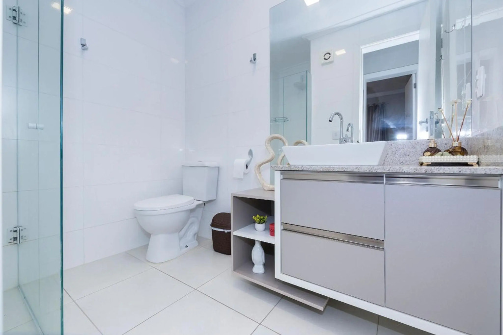 Palazzo Toscano 201 - Aconchegante apartamento na praia de Bombas com vista para o mar