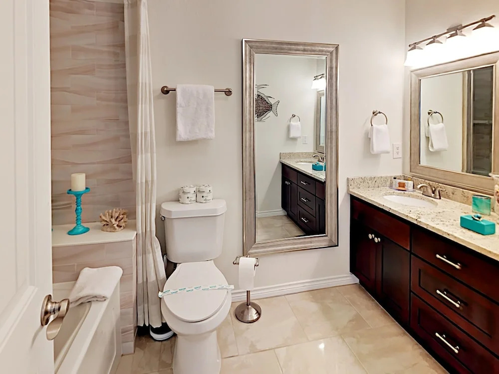 Blondie's Beachhouse - 3 Br Condo