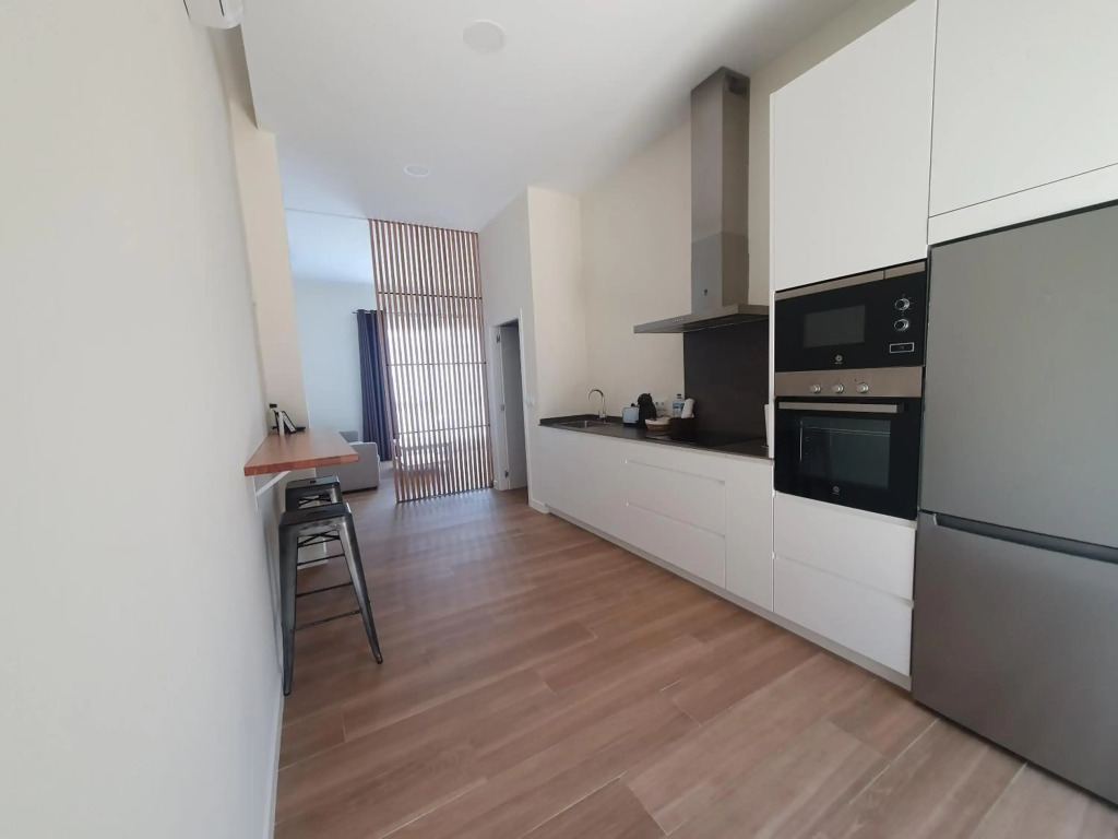 REDONDELA APARTMENTS - Bedroom, Bathroom & Kitchen