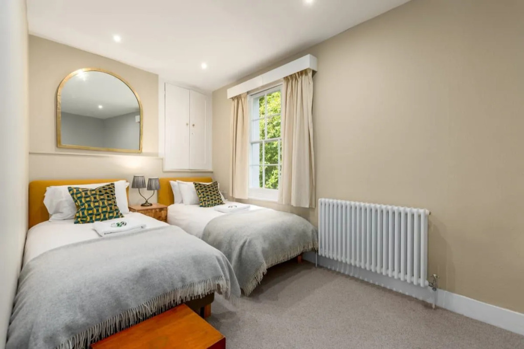 The Victorian House - Enticing 3bdr House With Garden