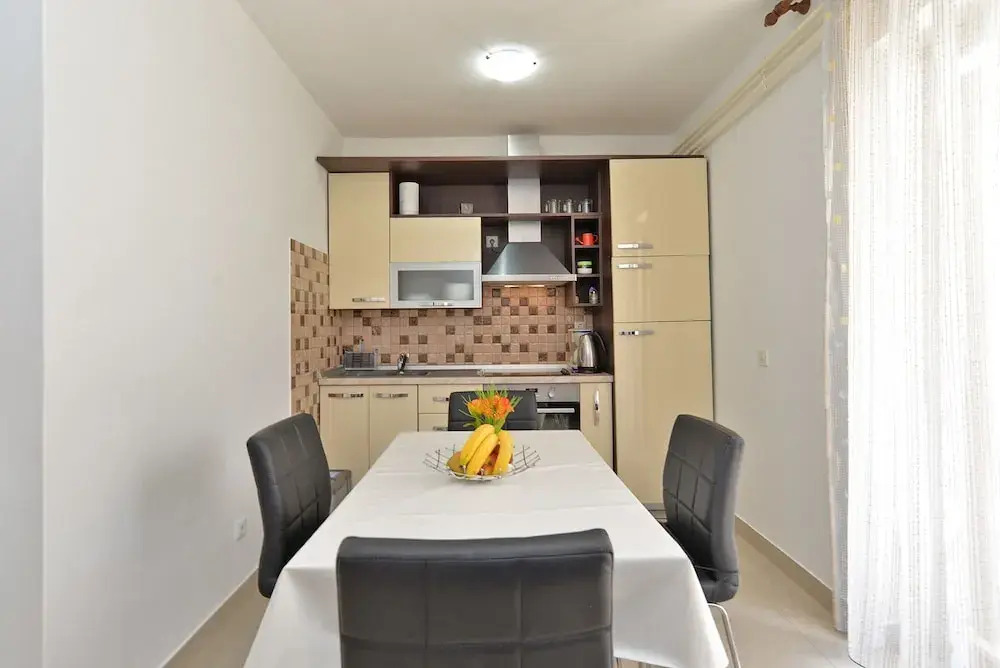 Apartment 628