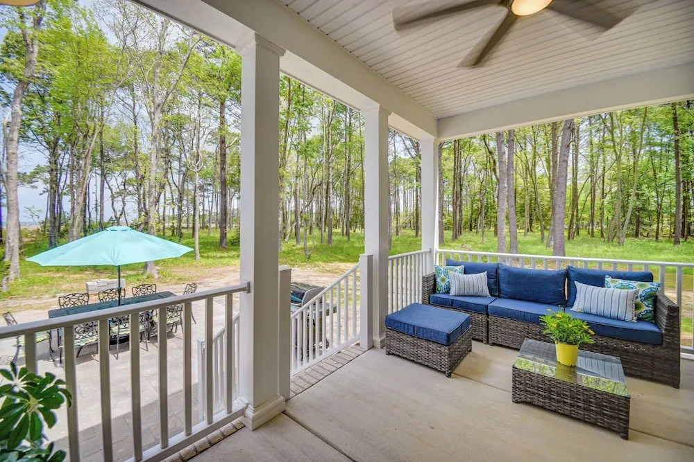 Cape Charles Home: Private Pier & Beach-front Deck