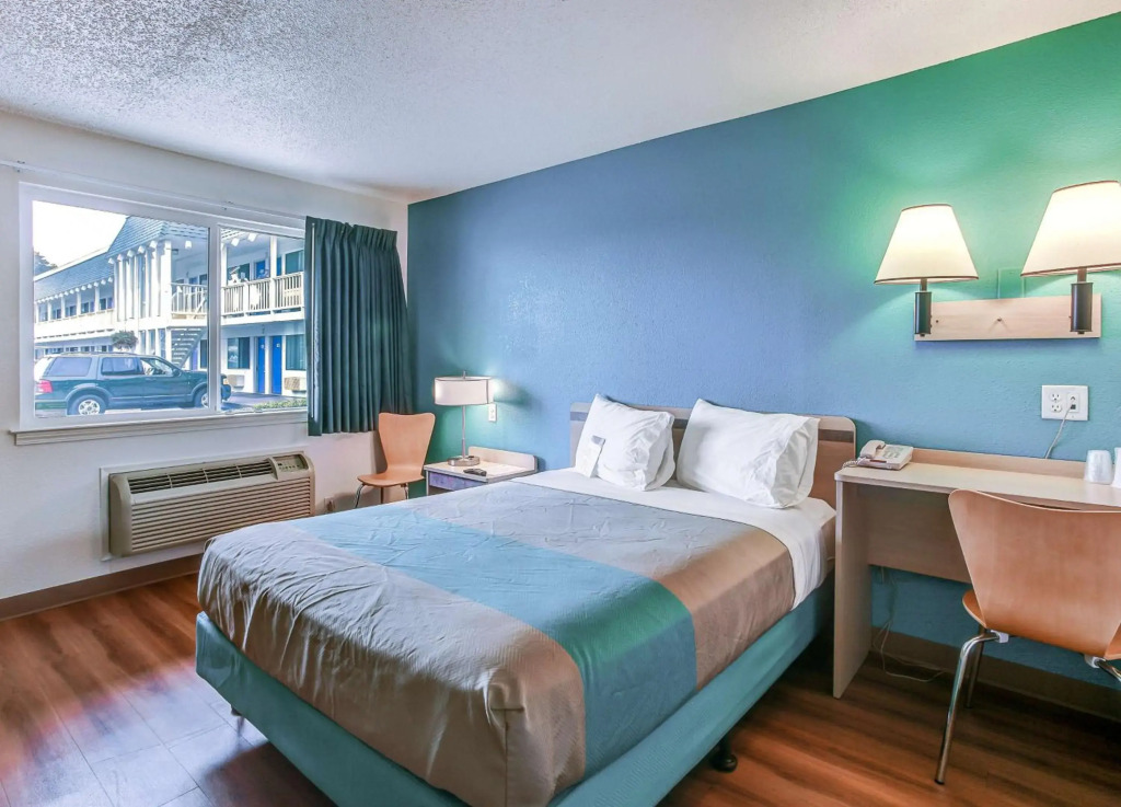 Motel 6-Coos Bay, OR