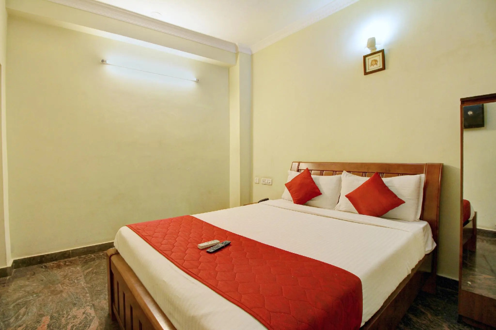 OYO Flagship 8645 Syeds Inn