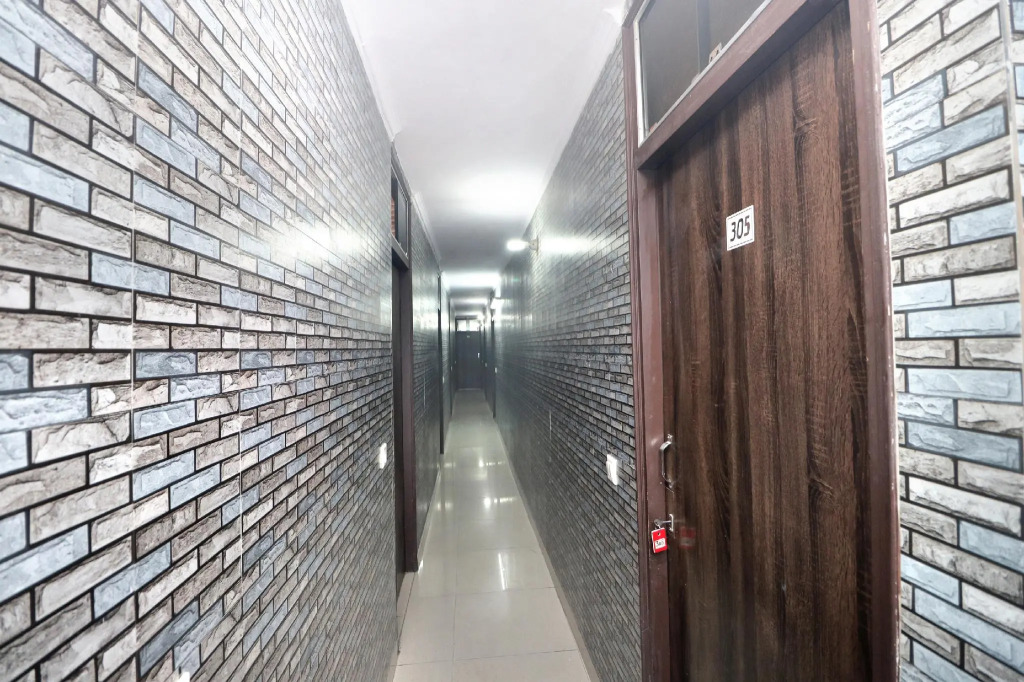OYO 15546 Hotel KK
