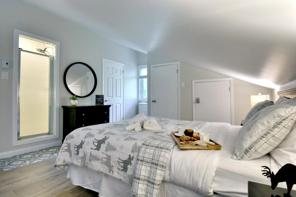 Stunning Condo - View on Lake Tremblant & Mountain