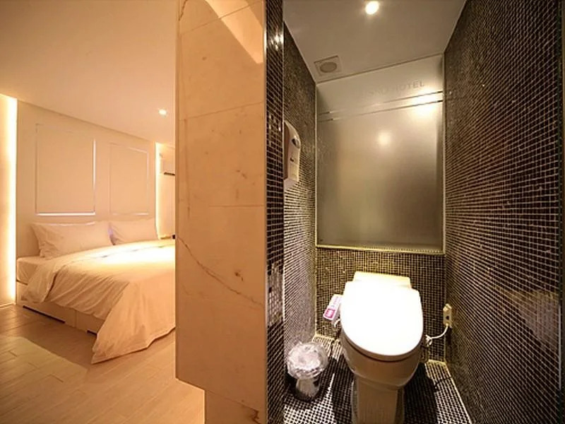 Lusso Hotel