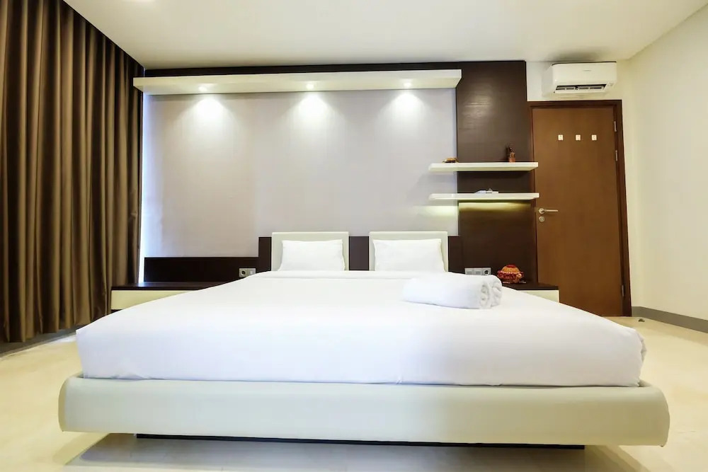 Modern Elegant Design L'Avenue Apartment