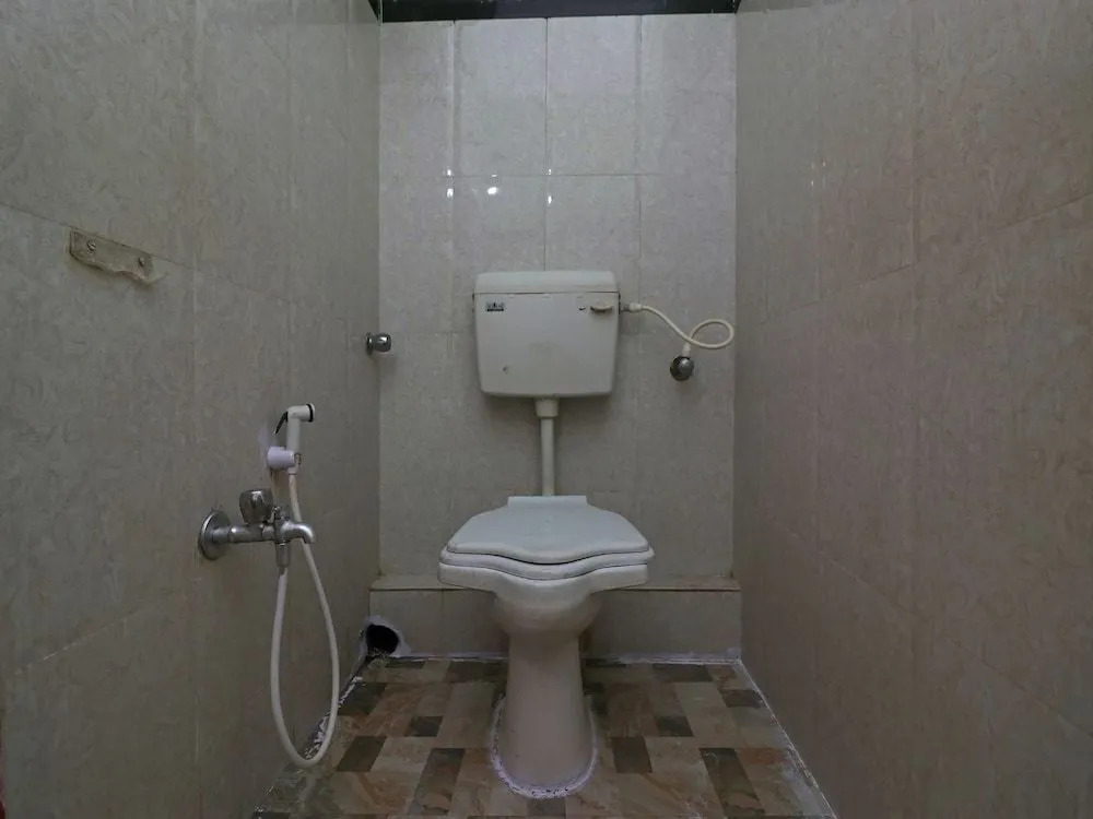 OYO 31004 Sadhna Inn