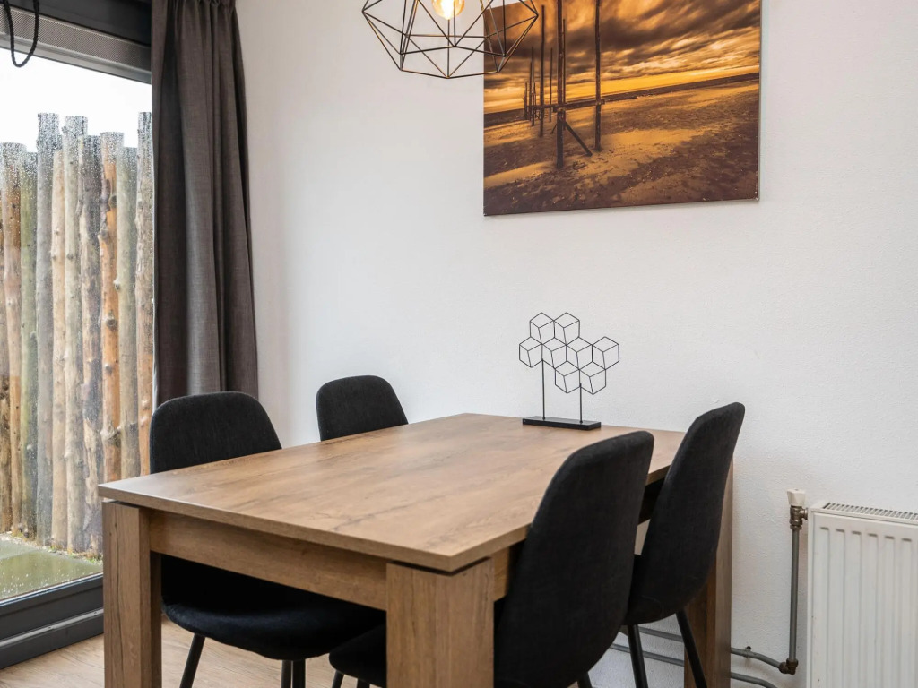 Atmospheric holiday home with WiFi in a holiday park located on Texel