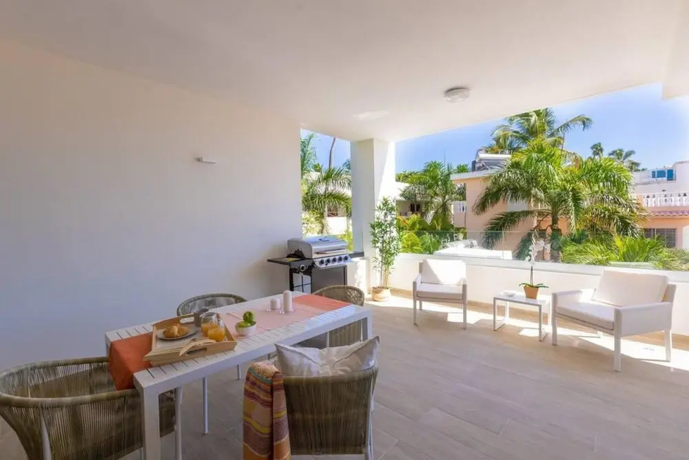 Amazing Condo With Picuzzi Steps From the Beach