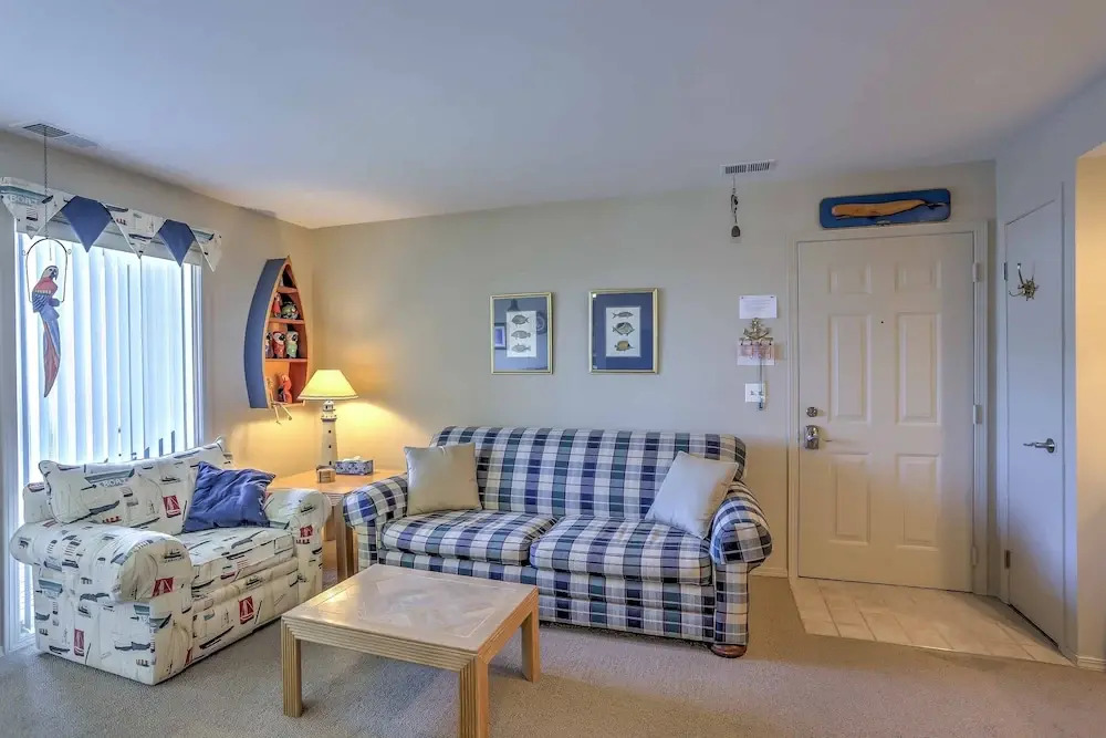 Charming Port Clinton Condo w/ Community Amenities
