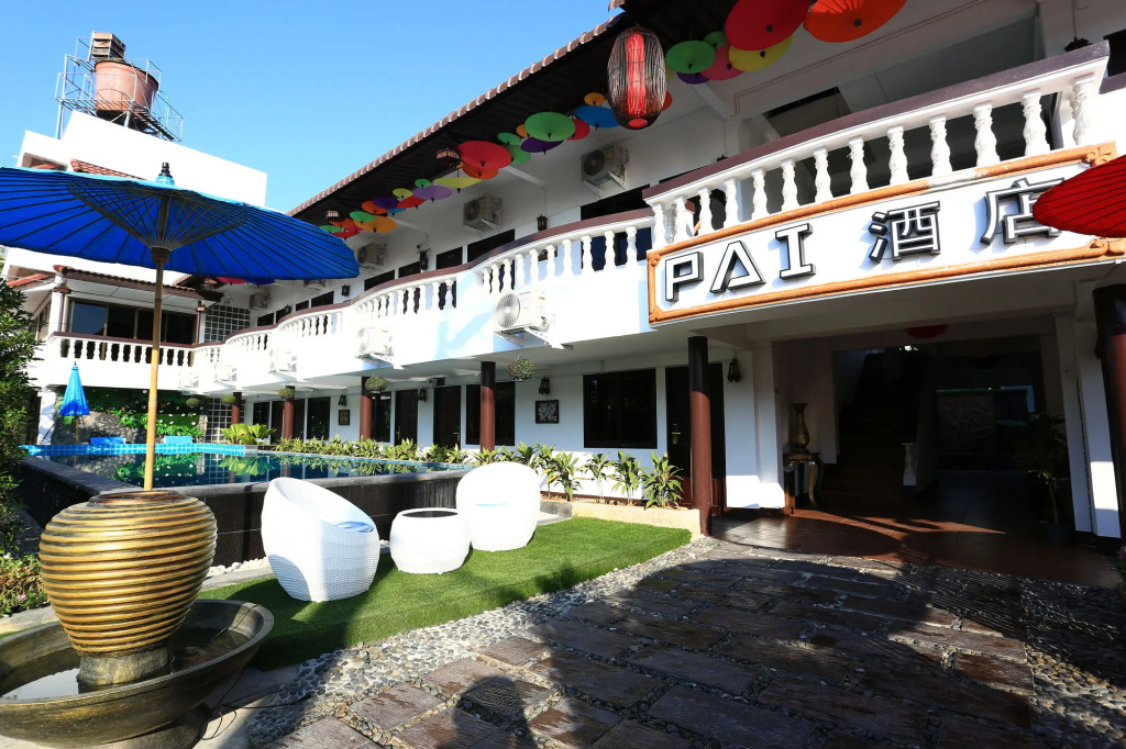 Pai Residence Chiangmai Gate